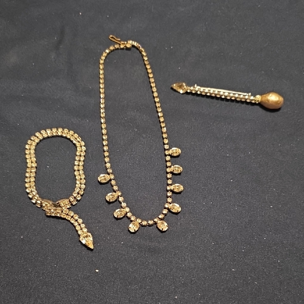 Source Unknown Silver Necklace Set with Crystal Accents